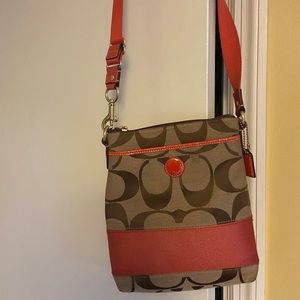 Crossbody Coach purse